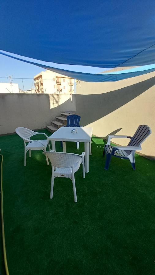 Oltre: Monolocale Con Terrazzo Privato Al Piano Apartment ตราปานี ภายนอก รูปภาพ