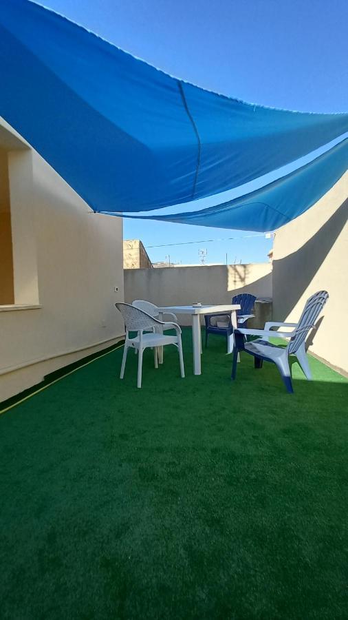 Oltre: Monolocale Con Terrazzo Privato Al Piano Apartment ตราปานี ภายนอก รูปภาพ
